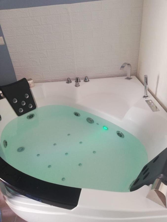 Guagnano Bed&Dreams In Salento Bilocale Con Vasca Idromassaggioヴィラ エクステリア 写真